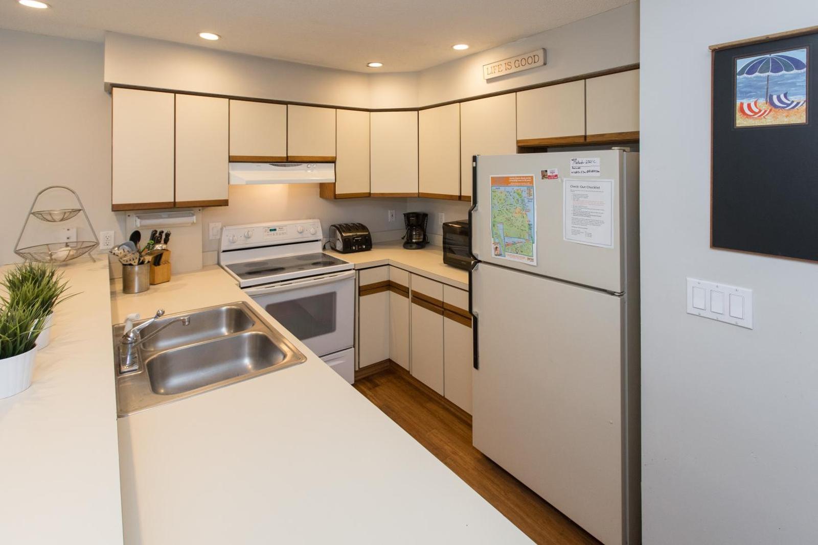 1734 Baltic Avenue Condo Main image 1